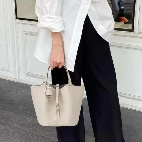 LuxeLock™| Structured Vegan Leather Bag – Secure & Stylish