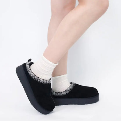 CozyStep™ | Suede Braided Fur Slippers – Warm, Chic & Durable