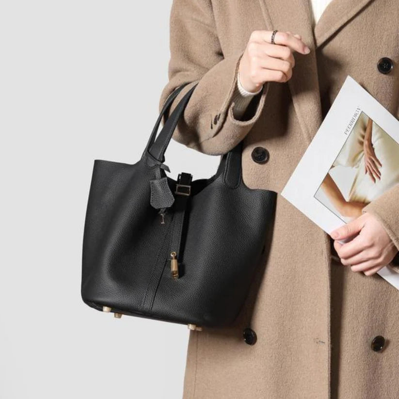 LuxeLock™| Structured Vegan Leather Bag – Secure & Stylish