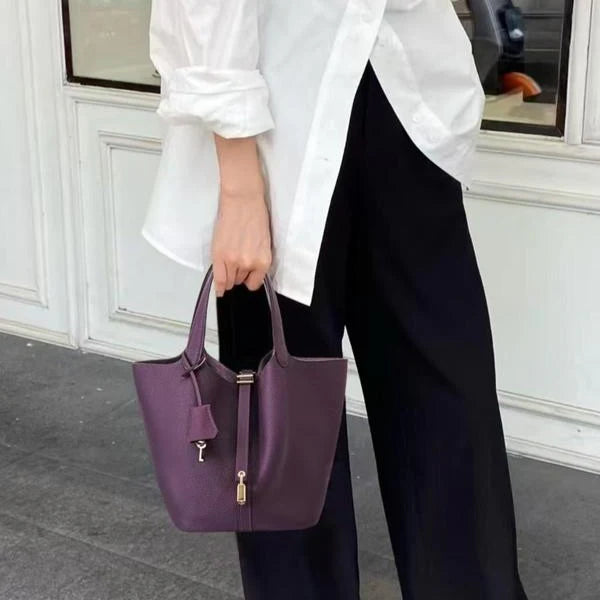 LuxeLock™| Structured Vegan Leather Bag – Secure & Stylish
