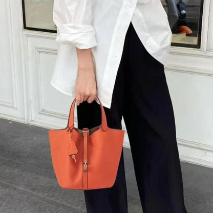 LuxeLock™| Structured Vegan Leather Bag – Secure & Stylish