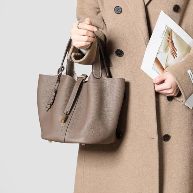 LuxeLock™| Structured Vegan Leather Bag – Secure & Stylish