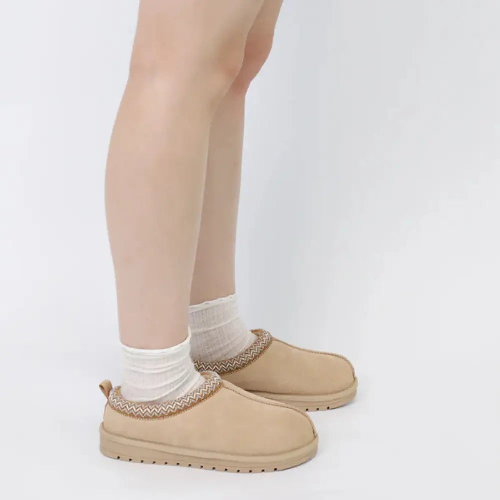 CozyStep™ | Suede Braided Fur Slippers – Warm, Chic & Durable