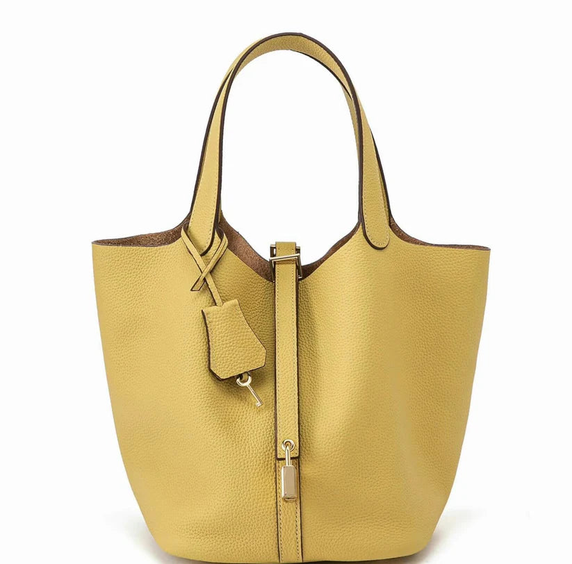 LuxeLock™| Structured Vegan Leather Bag – Secure & Stylish
