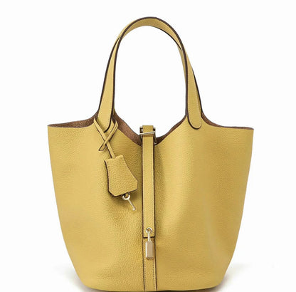 LuxeLock™| Structured Vegan Leather Bag – Secure & Stylish