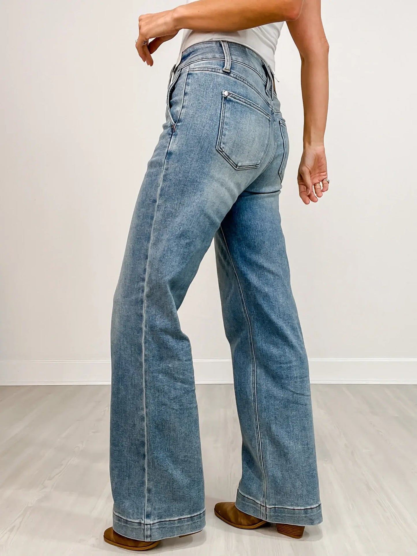 DenimElegance™ | High-Rise Double Button Wide Leg Jeans