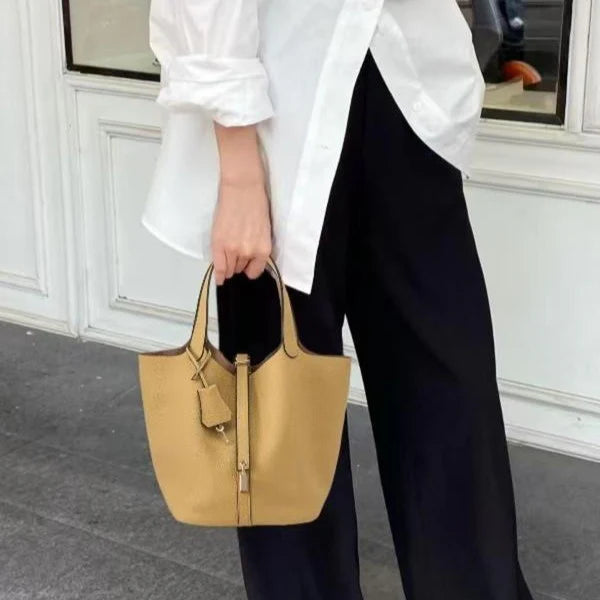 LuxeLock™| Structured Vegan Leather Bag – Secure & Stylish