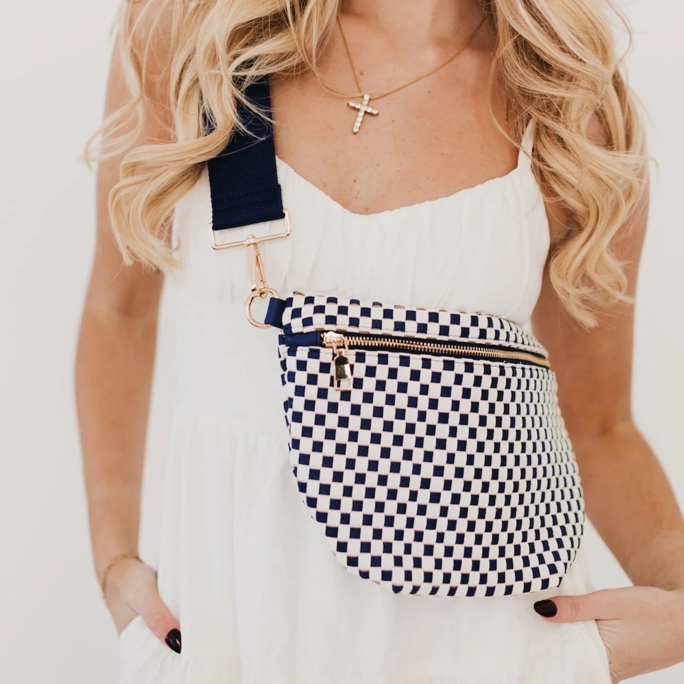CheckMe™ | Vegan Crossbody Bag | Rock Your Look, Hands-Free